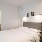 Palazzo La Cortesella - Modern Design & Location Como