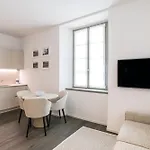 Palazzo La Cortesella - Modern Design & Location Apartamento