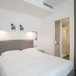 Apartamento Palazzo La Cortesella - Modern Design & Location *