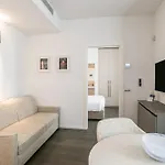 Apartamento Palazzo La Cortesella - Modern Design & Location *