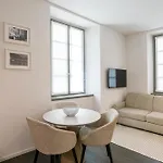 Apartamento Palazzo La Cortesella - Modern Design & Location Como