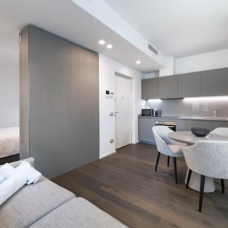 Apartmán Palazzo La Cortesella - Modern Design & Location