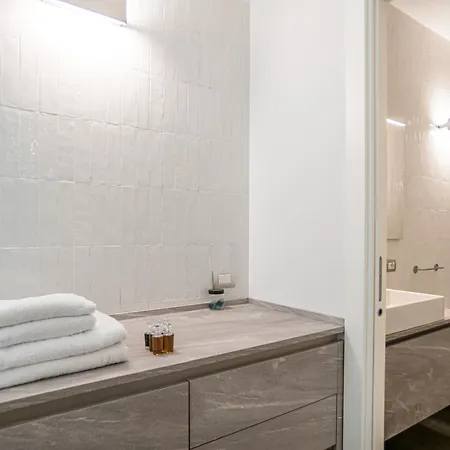 Apartmán Palazzo La Cortesella - Modern Design & Location Como