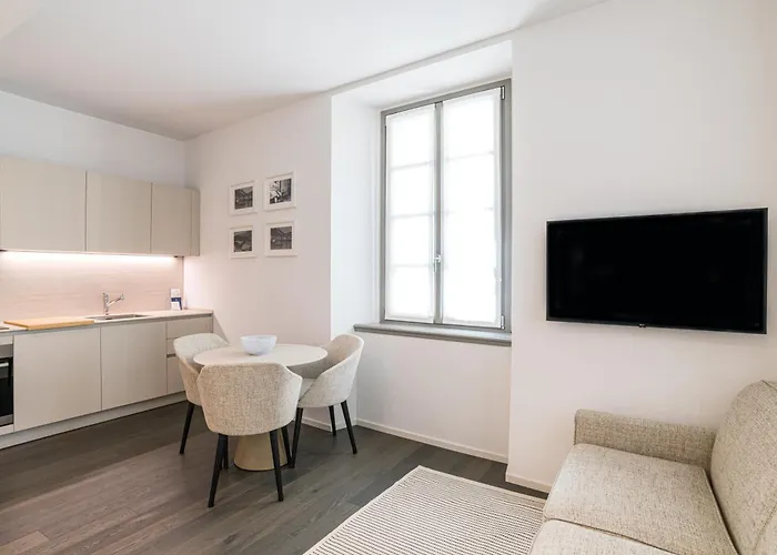 Palazzo La Cortesella - Modern Design & Location Apartament