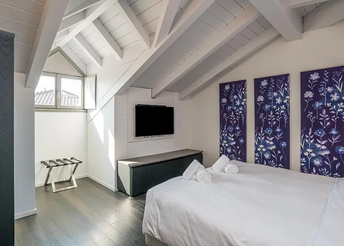 Apartament Palazzo La Cortesella - Modern Design & Location Como