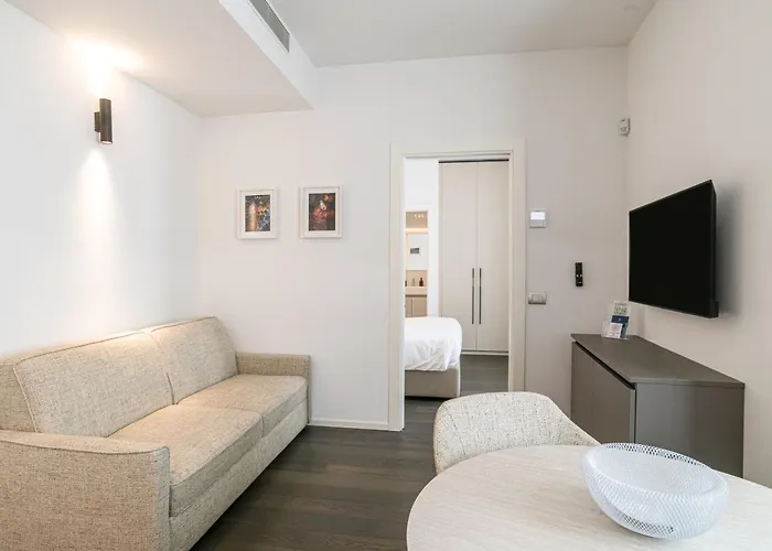 Apartament Palazzo La Cortesella - Modern Design & Location *