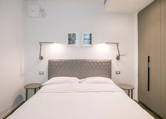 Palazzo La Cortesella - Modern Design & Location Apartament Como