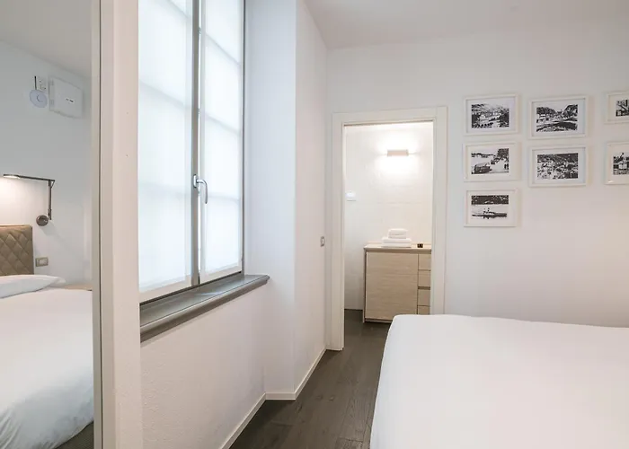 Apartament Palazzo La Cortesella - Modern Design & Location Como