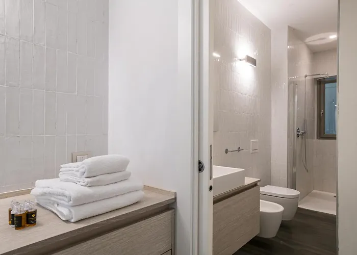 Apartament Palazzo La Cortesella - Modern Design & Location *