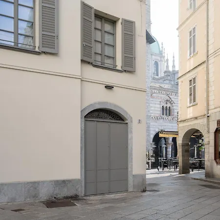 Palazzo La Cortesella - Modern Design & Location