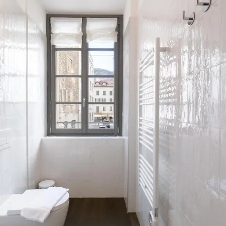 Palazzo La Cortesella - Modern Design & Location