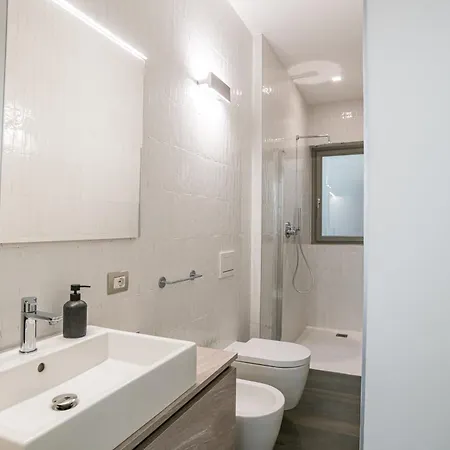 Apartamento Palazzo La Cortesella - Modern Design & Location