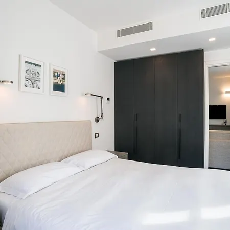 Palazzo La Cortesella - Modern Design & Location