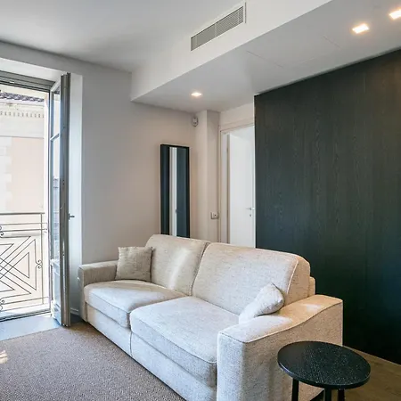 Palazzo La Cortesella - Modern Design & Location *