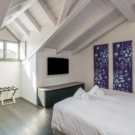 Apartment Palazzo La Cortesella - Modern Design & Location Como