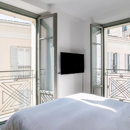Palazzo La Cortesella - Modern Design & Location Apartment