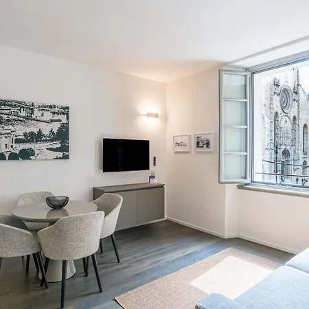 Palazzo La Cortesella - Modern Design & Location Apartment