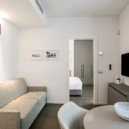 Palazzo La Cortesella - Modern Design & Location Комо