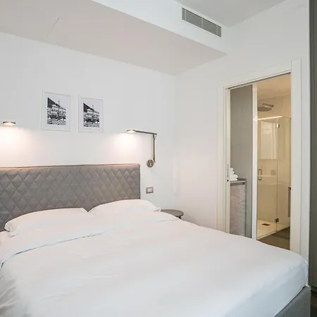 Apartment Palazzo La Cortesella - Modern Design & Location *