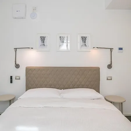 Palazzo La Cortesella - Modern Design & Location * Como