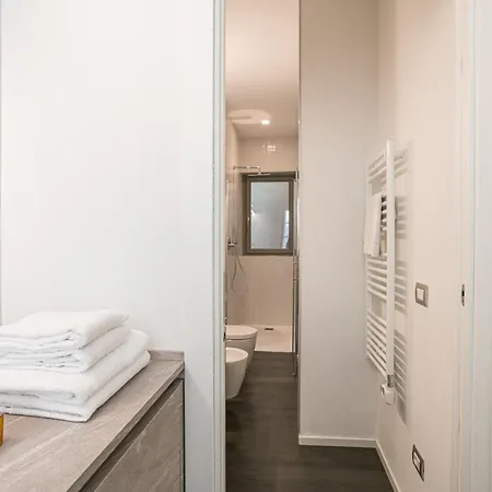 Palazzo La Cortesella - Modern Design & Location Apartment Como