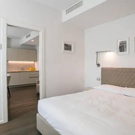 Palazzo La Cortesella - Modern Design & Location Como