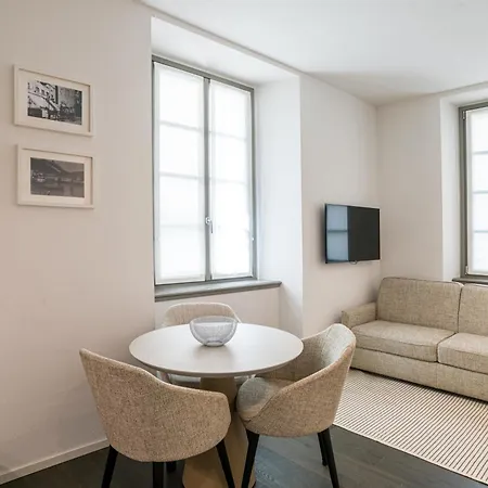 Apartamento Palazzo La Cortesella - Modern Design & Location Como