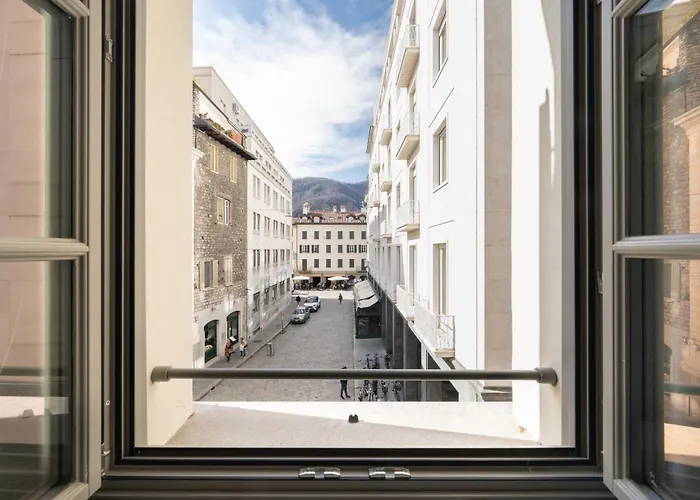 Palazzo La Cortesella - Modern Design & Location Daire *