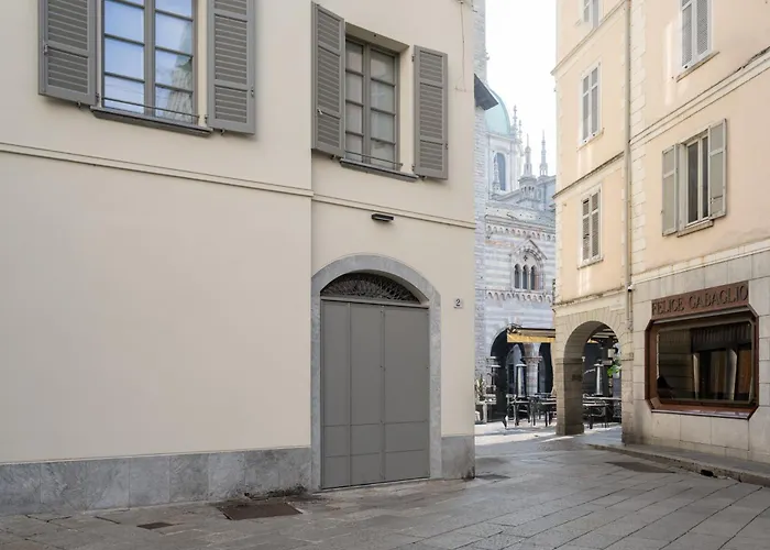 Palazzo La Cortesella - Modern Design & Location