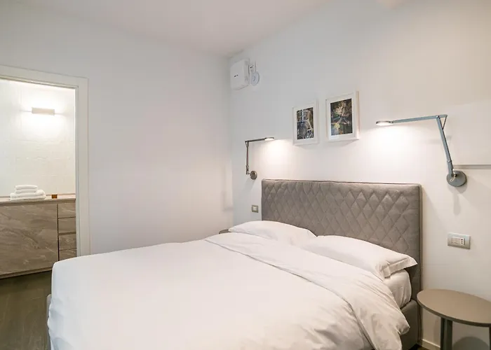 Palazzo La Cortesella - Modern Design & Location Como