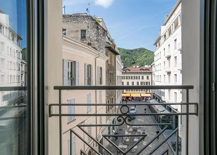 Palazzo La Cortesella - Modern Design & Location Como