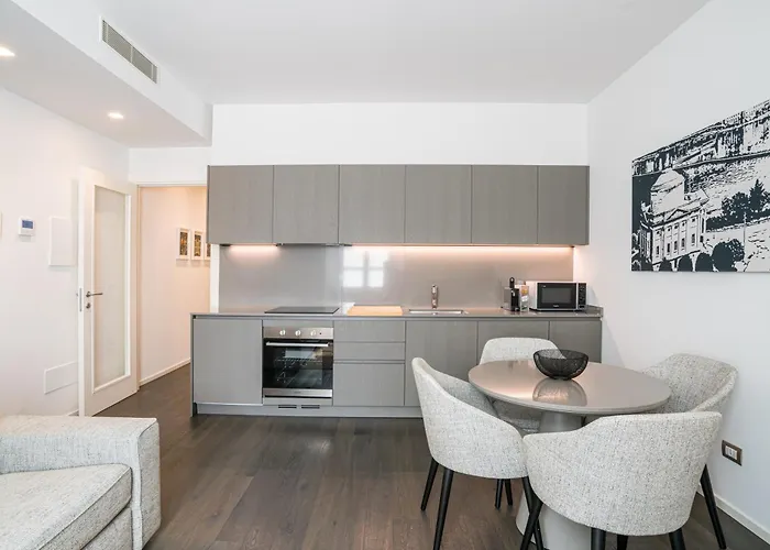 Palazzo La Cortesella - Modern Design & Location