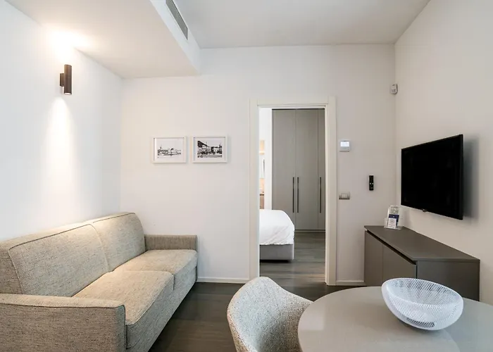 Palazzo La Cortesella - Modern Design & Location Como