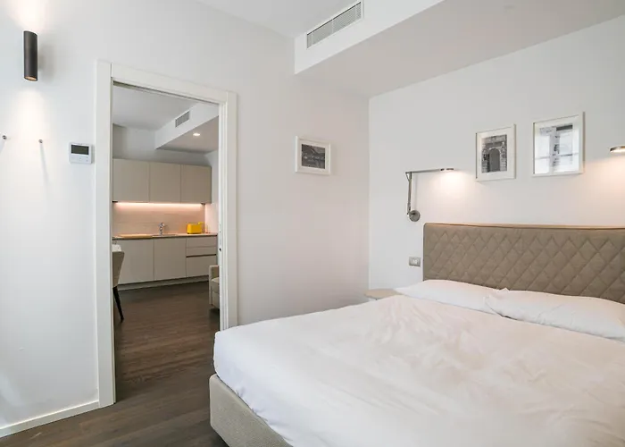 Palazzo La Cortesella - Modern Design & Location Como