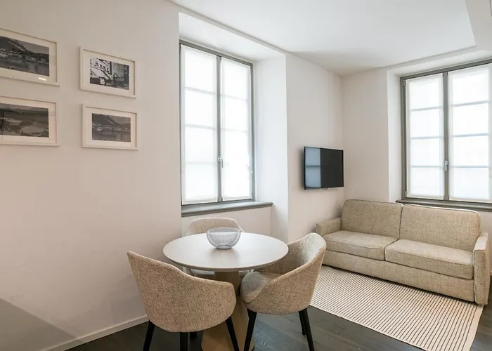 Daire Palazzo La Cortesella - Modern Design & Location Como