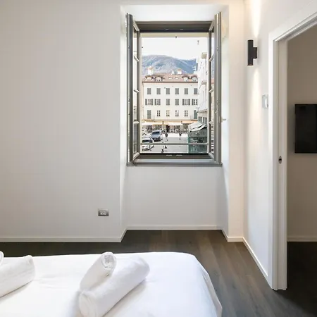 Palazzo La Cortesella - Modern Design & Location Como
