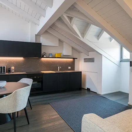 Palazzo La Cortesella - Modern Design & Location Apartment Como