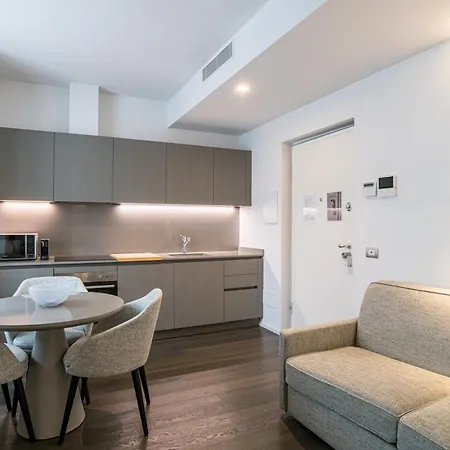 Palazzo La Cortesella - Modern Design & Location * 코모