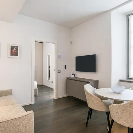 Palazzo La Cortesella - Modern Design & Location *