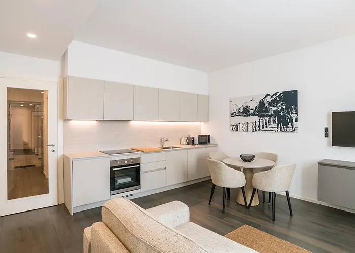 Palazzo La Cortesella - Modern Design & Location דירה