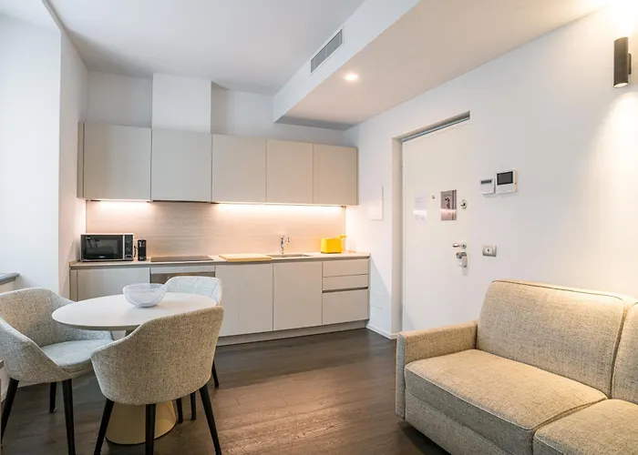 דירה Palazzo La Cortesella - Modern Design & Location