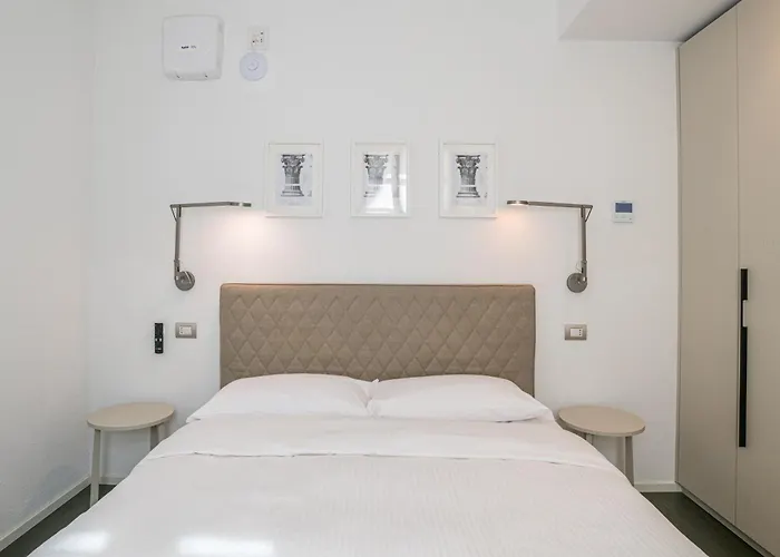 Palazzo La Cortesella - Modern Design & Location * קומו