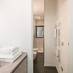 Palazzo La Cortesella - Modern Design & Location شقة كومو