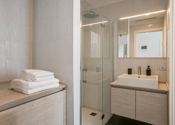 Palazzo La Cortesella - Modern Design & Location