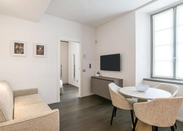 Palazzo La Cortesella - Modern Design & Location *